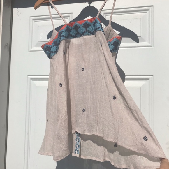 THML Tops - embroidered top NWT - thml clothing - Picture 6 of 8